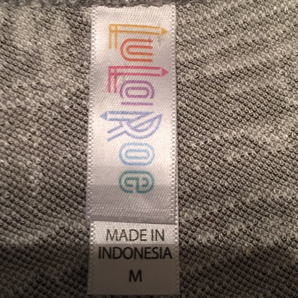 LuLaRoe shirt size M. Light grey with white - Picture 4 of 4